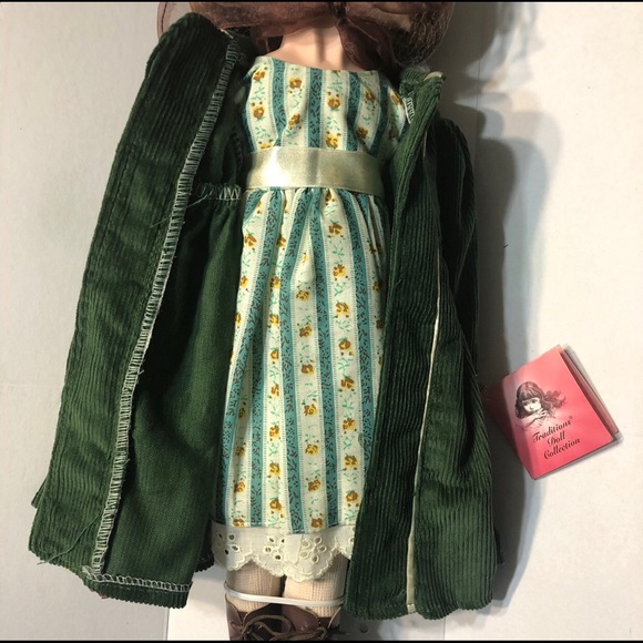 ERIN • TRADITIONS DOLL COLLECTION - Picture 6 of 11